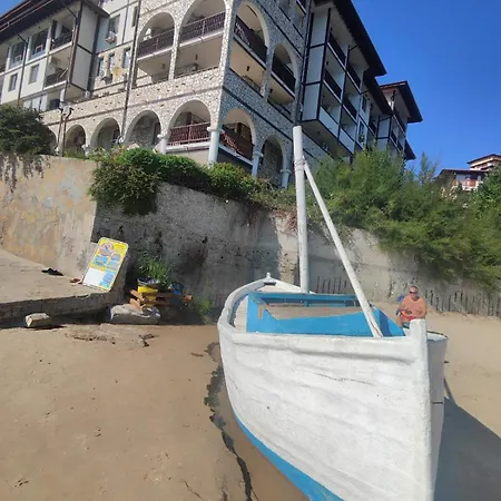 Pecani Perla Del Mar - Coastal Art Residence, Marina Dinevi Etara 1 شقة *