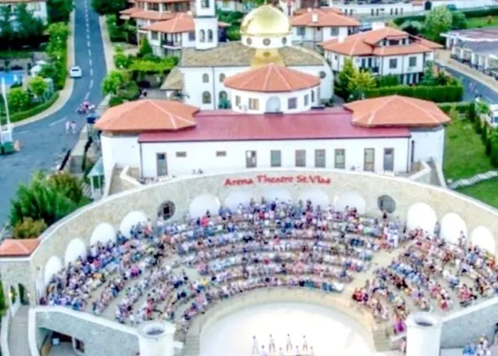 Апартаменты Pecani Perla Del Mar - Coastal Art